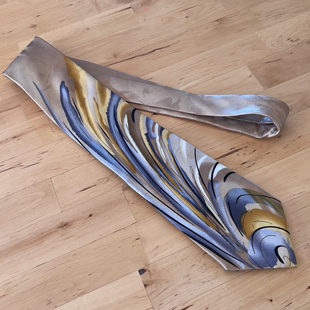 J. García tie